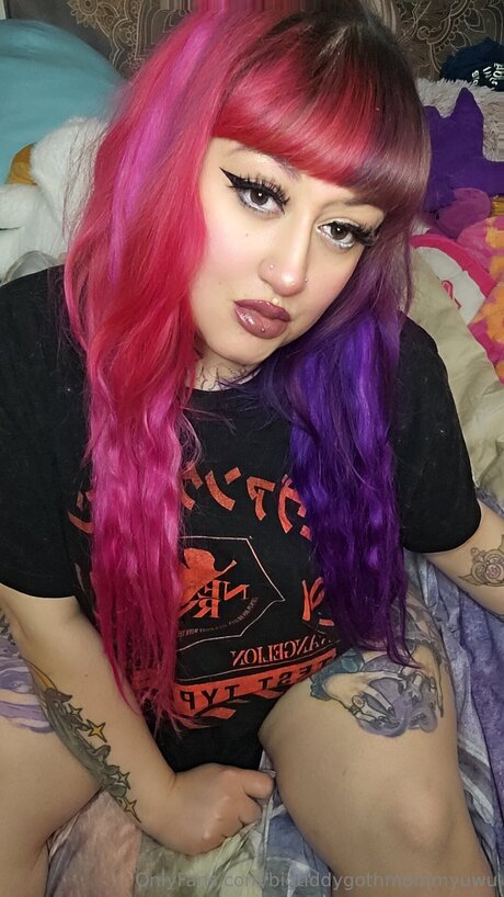 Bigtiddygothmommyuwu ポルノスター 無料 写真