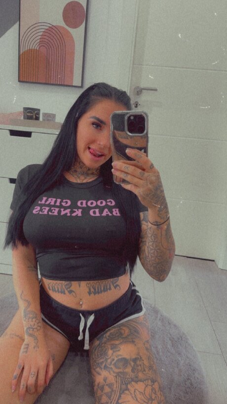 Justineblack ポルノスター 独占 写真