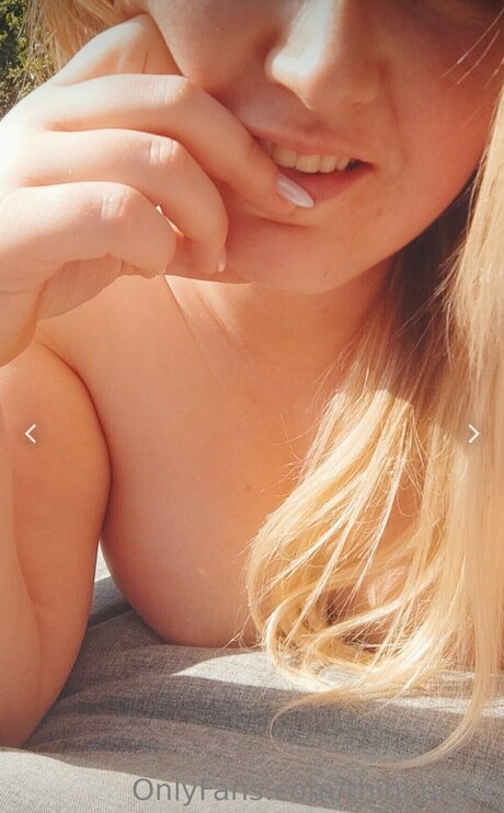 Thinkpinkk 高品質女優 写真