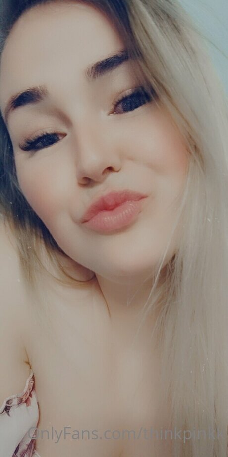 黒檀ペッギングオンリーファンズ ヌード 画像