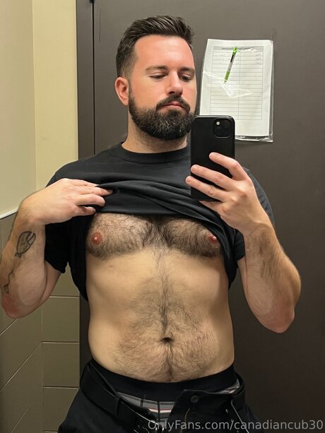 Canadiancub30 ポルノスター 美しい 写真