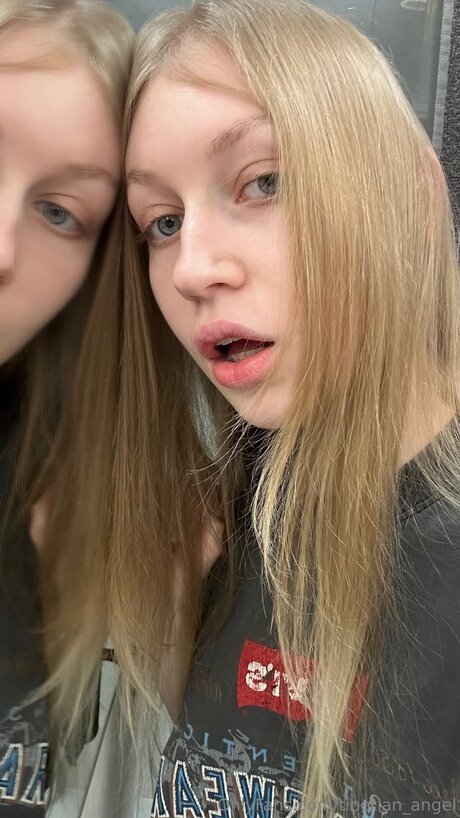 Catie Free ヌードモデル 写真