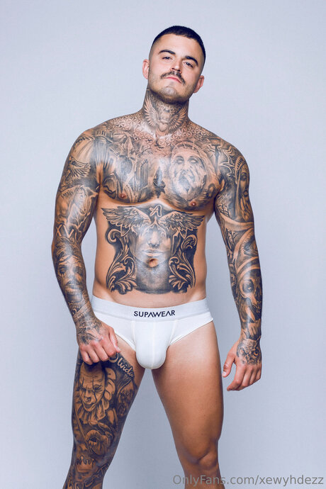 Xewyhdezz 高品質のポルノスター ギャラリー