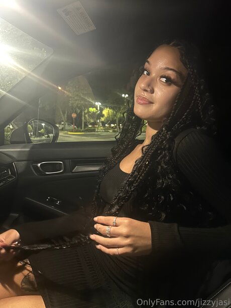 Jizzyjasi 独占スター 写真
