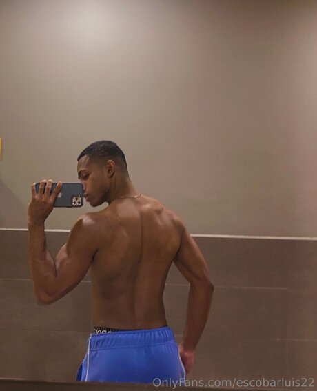 Escobarluis22 裸のスター 写真