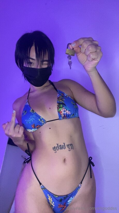 Selinabratty 美しいモデル 写真