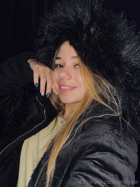 Emilykoi ポルノスター トップ 画像