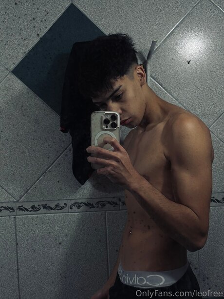 Leofree スター 裸 アーカイブ