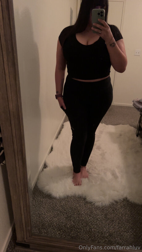 曲線美の女の子オンリーファンズ 限定 画像