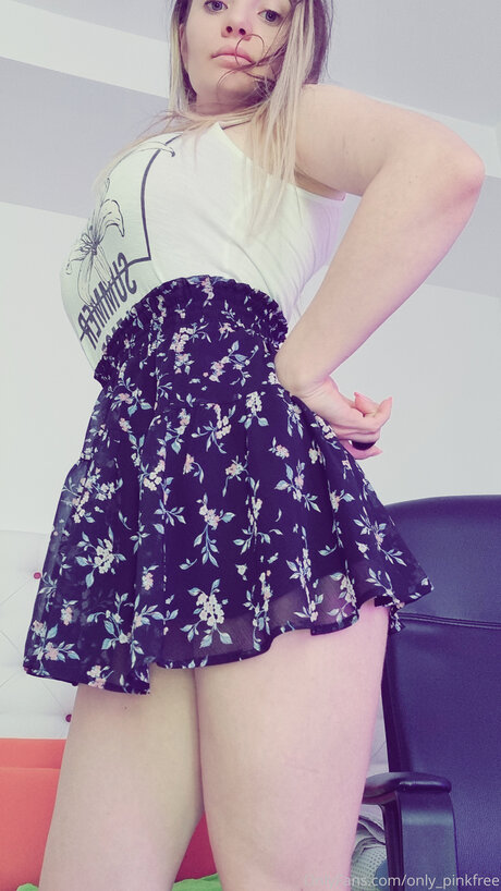 Only Pinkfree 独占モデル 写真