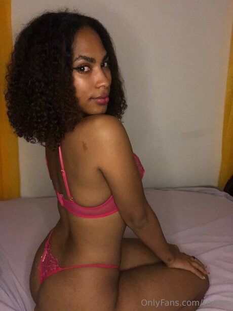 巨乳熟女オンリーファンズ えろた 写真