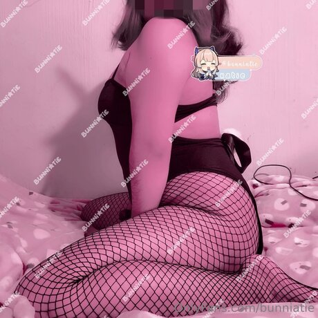Bunniatie ヌードのポルノスター 写真