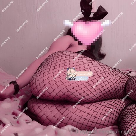 Bunniatie ポルノスター エロティック 画像