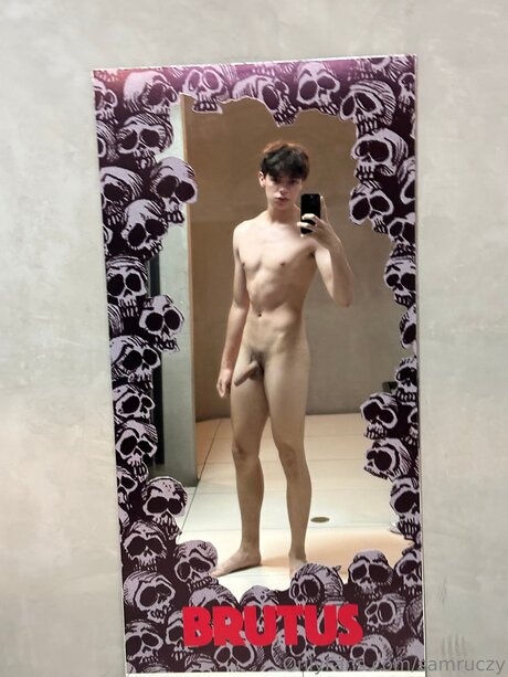 Samruczy スター ヌード 写真