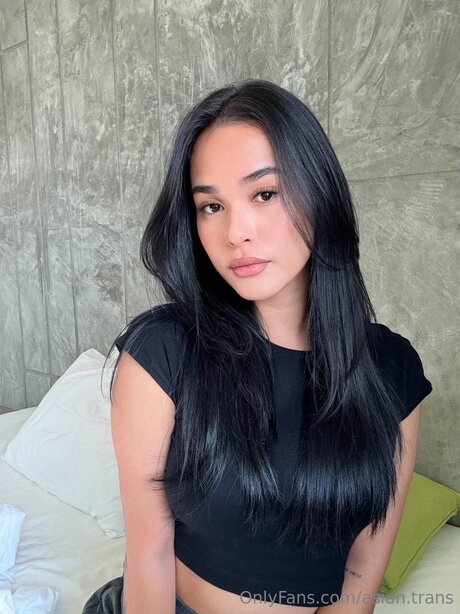 Asian Trans 高品質のポルノスター 画像