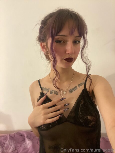 いちごミルクオンリーファンズ アートポルノ 写真