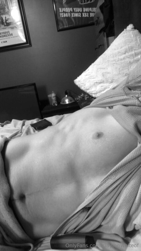 乳首 オンリーファンズ アダルト無料 ギャラリー