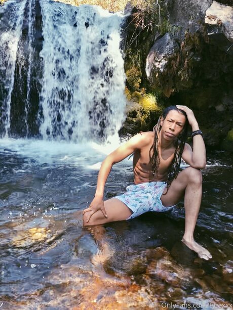 スムーズなオンリーファンズ アート裸 ギャラリー