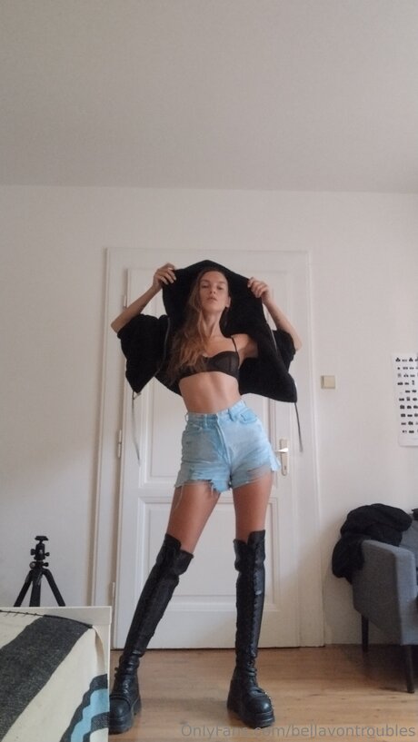 Bellavontroubles ポルノモデル 写真
