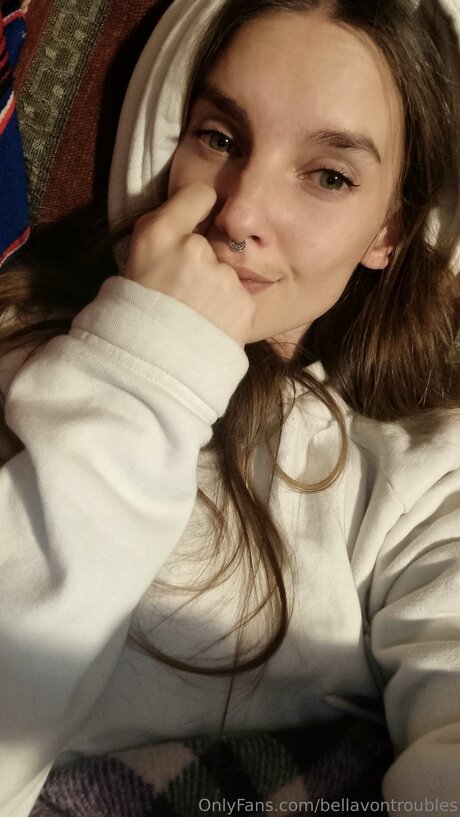 Bellavontroubles ポルノスター ヌード 写真