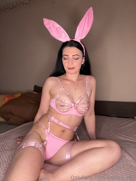 Andrea Bby ヌードスター 画像