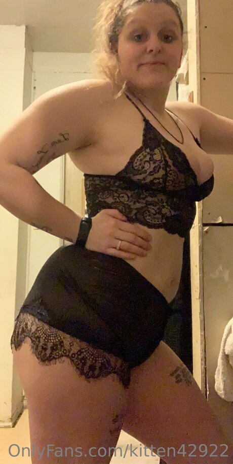 Kitten42922 裸の女優 画像