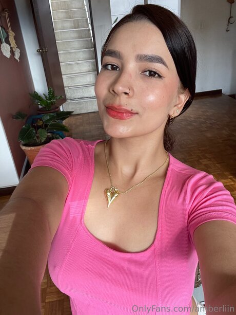 Amberliin エロティックなモデル 写真