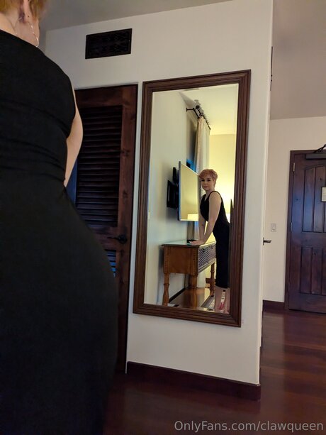 Clawqueen セクシーなポルノスター 画像