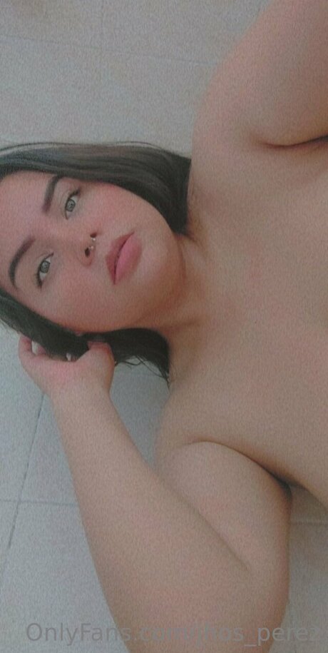 指マン 潮吹き オンリーファンズ ホット裸 画像