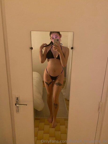 巨乳ランジェリーオンリーファンズ えろた 画像