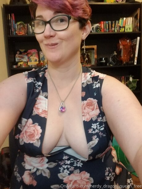 Nerdy Dragon Queen Free ポルノスター 独占 アーカイブ