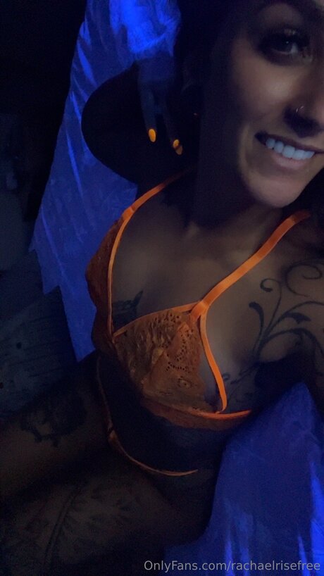 Rachaelrisefree ポルノスター 独占 画像