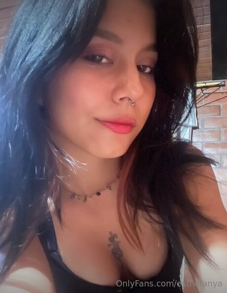 Esthefanya 高品質モデル 写真