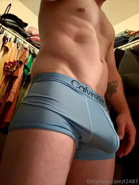 T2487 ヌードスター 写真