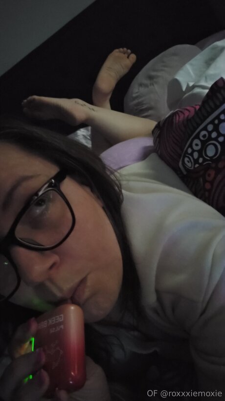 Roxxxiemoxie アダルト女優 写真
