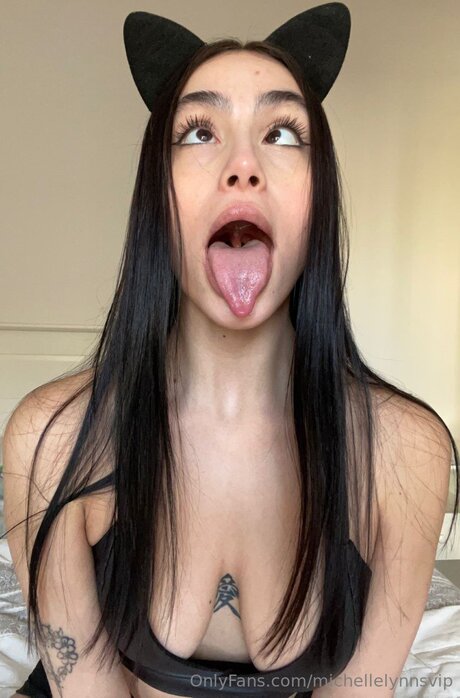 ぽっちゃりティーンオンリーファンズ ヌード 写真