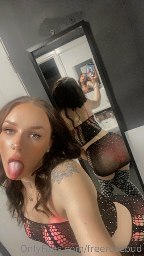 Freerosebud ヌードのポルノスター 写真