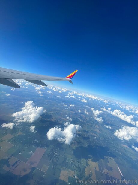 Bi Kingy セクシーなポルノスター 写真