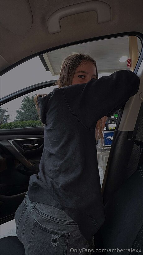 Amberralexx アダルトスター 画像
