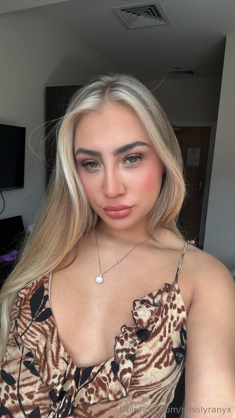 Misslyranyx ホットなポルノスター ギャラリー