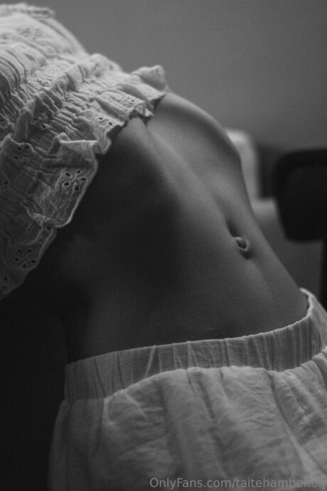 巨乳タトゥーオンリーファンズ 無料セックス 画像