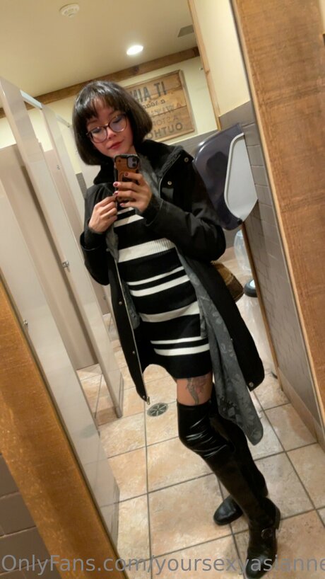 Yoursexyasiannextdoor ヌードモデル 写真