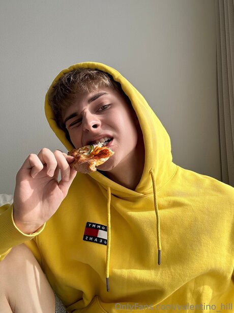 Valentino Hill 無料女優 画像