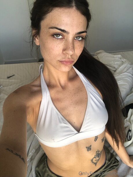 Berraka 完璧なモデル アーカイブ