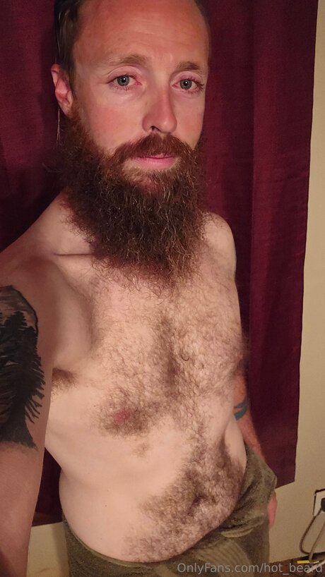 Hot Beard ヌードスター 写真