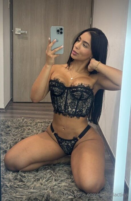 Melgalactica ヌードスター 写真