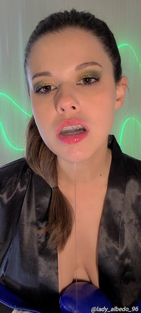 Lady Albedo 96 ポルノスター ヌード 画像