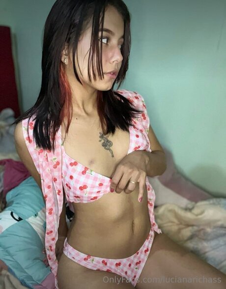 Lucianarichass エロティックなポルノスター 写真