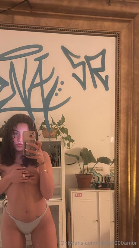 Nikita2000amor スター ヌード 写真