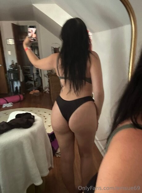 ぽっちゃりブルネットオンリーファンズ 無料裸 画像